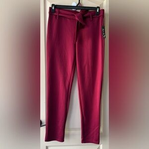 Fig & blu Maroon Hampstead Tie-Waist
Crop Pants